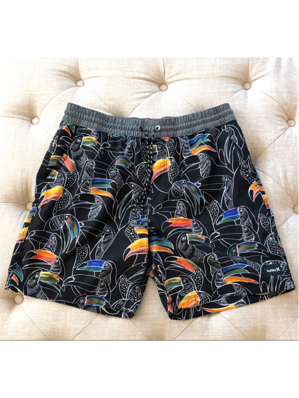 Men's Hurley Black Toucan Print Swim Trunks M